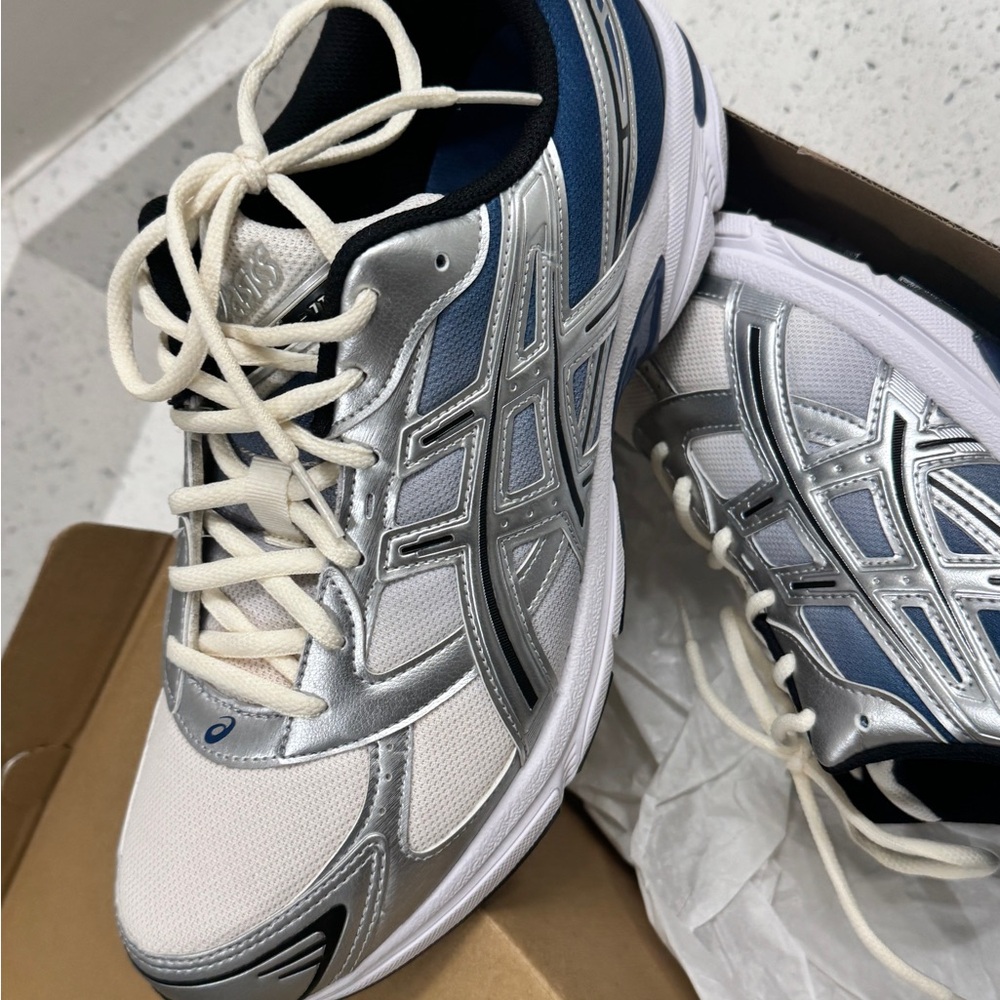 Asics Men's “Blueberry Cream” Sneakers in White, Silver & Navy Size 10.5 🫐🫐🫐